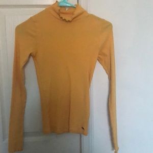 hollister ribbed shirt